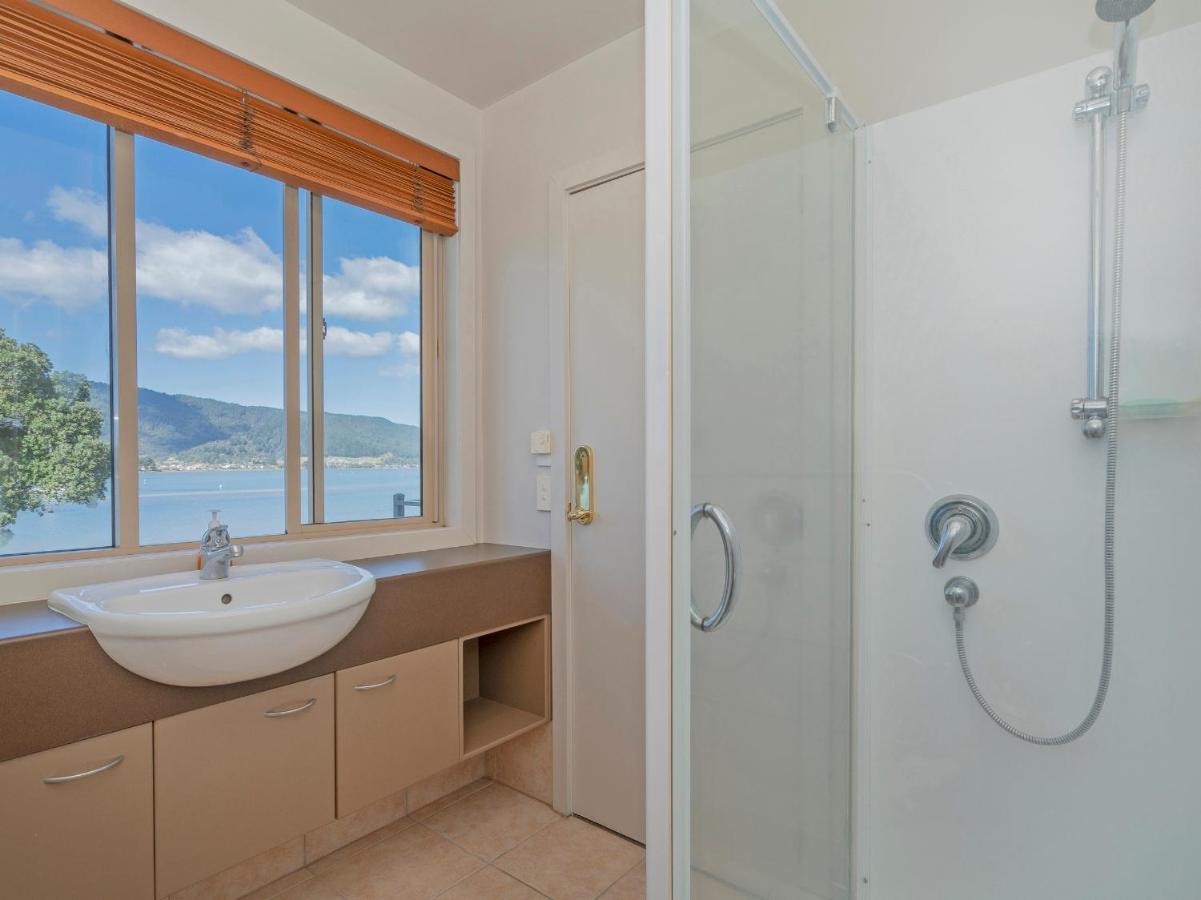 Tairua Waterfront Retreat - Tairua Apartment Esterno foto